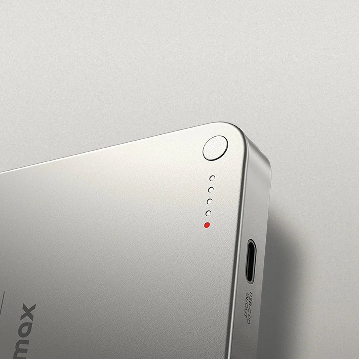 MOMAX Q.MAG X Metal Magnetic Wireless Charger 5000mAh/10000 mAh Cell Phone Power Bank Compatible with MagSafe